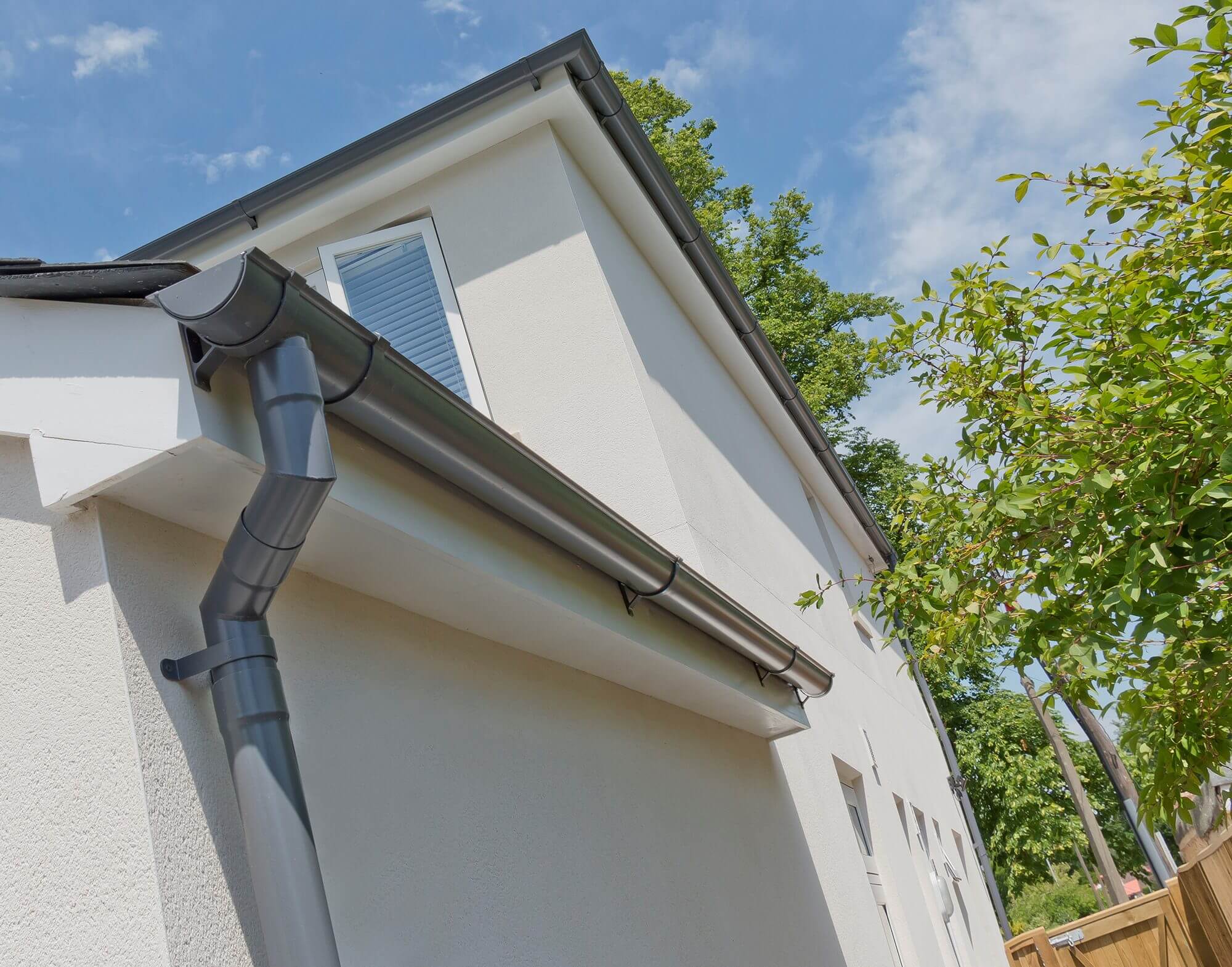 Rainclear-guttering-2000x1570